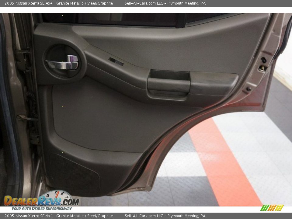 2005 Nissan Xterra SE 4x4 Granite Metallic / Steel/Graphite Photo #16