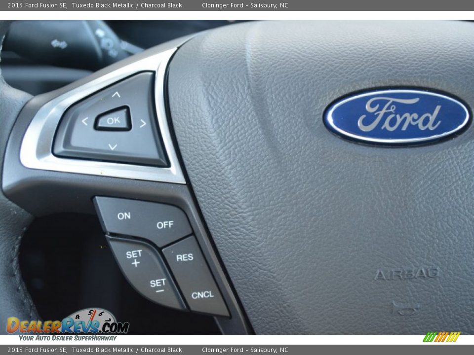 Controls of 2015 Ford Fusion SE Photo #25
