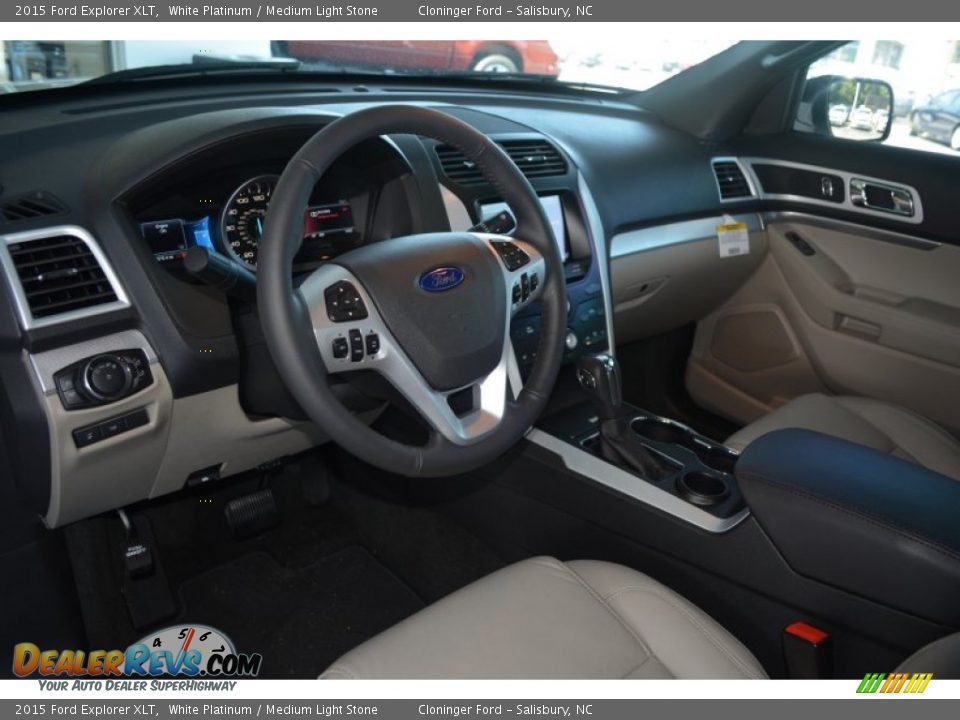 2015 Ford Explorer XLT White Platinum / Medium Light Stone Photo #7