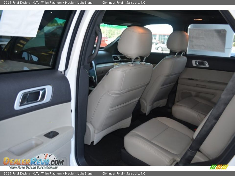 2015 Ford Explorer XLT White Platinum / Medium Light Stone Photo #8