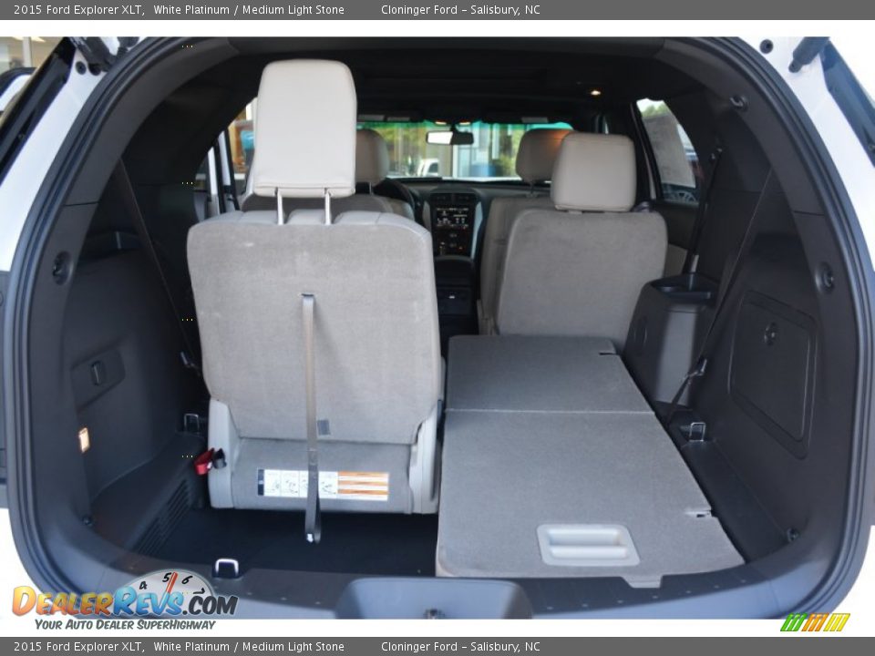 2015 Ford Explorer XLT White Platinum / Medium Light Stone Photo #9