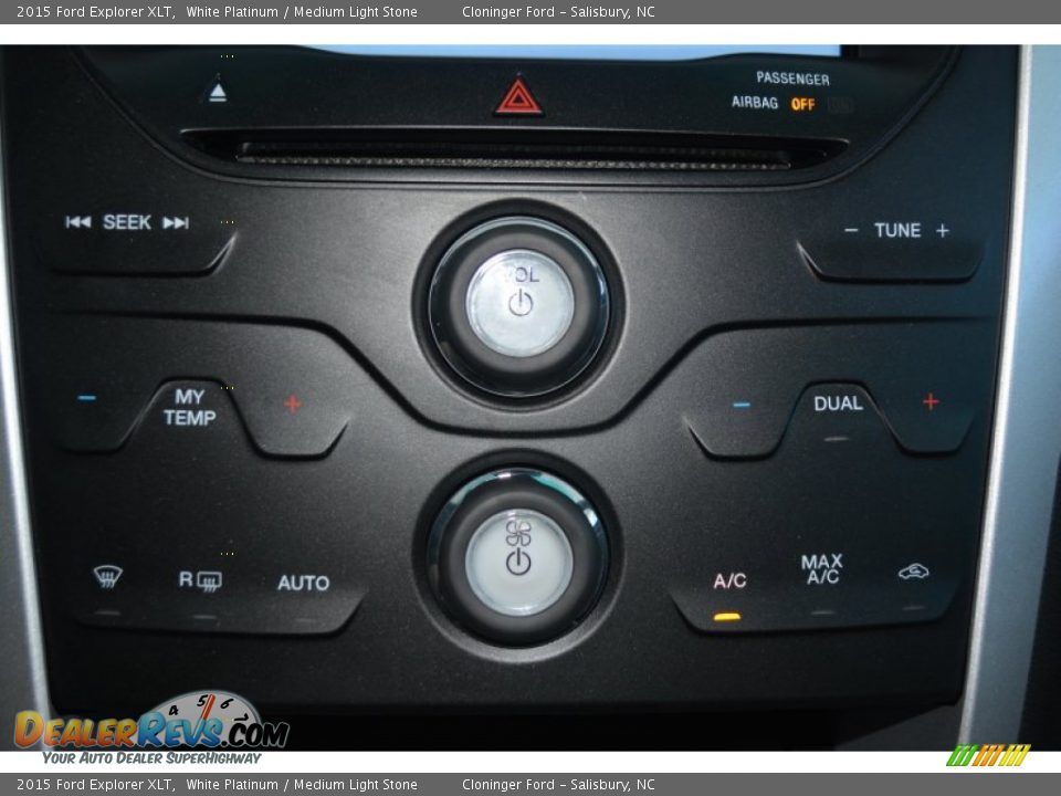 2015 Ford Explorer XLT White Platinum / Medium Light Stone Photo #20