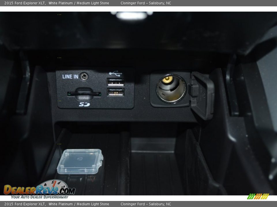 2015 Ford Explorer XLT White Platinum / Medium Light Stone Photo #21