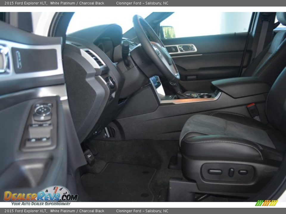 2015 Ford Explorer XLT White Platinum / Charcoal Black Photo #6
