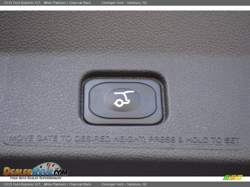 2015 Ford Explorer XLT White Platinum / Charcoal Black Photo #10