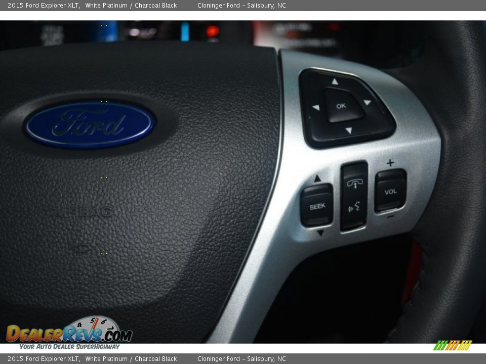 2015 Ford Explorer XLT White Platinum / Charcoal Black Photo #23