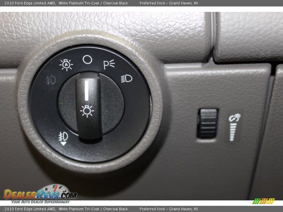 2010 Ford Edge Limited AWD White Platinum Tri-Coat / Charcoal Black Photo #36