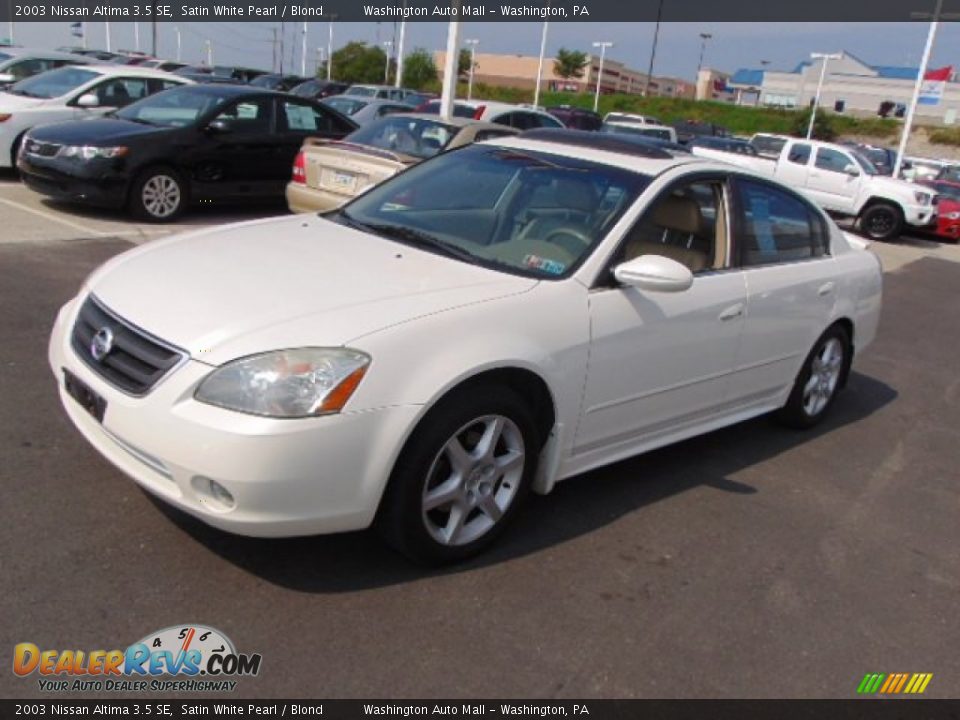 Front 3/4 View of 2003 Nissan Altima 3.5 SE Photo #5