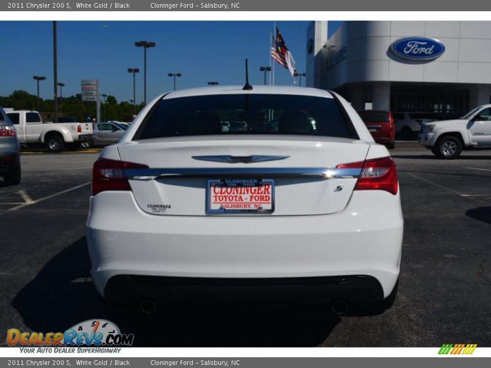 2011 Chrysler 200 S White Gold / Black Photo #5