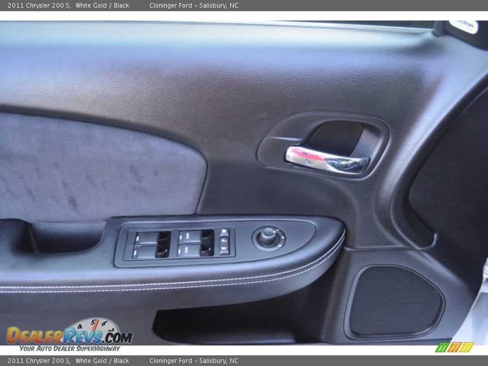 2011 Chrysler 200 S White Gold / Black Photo #8