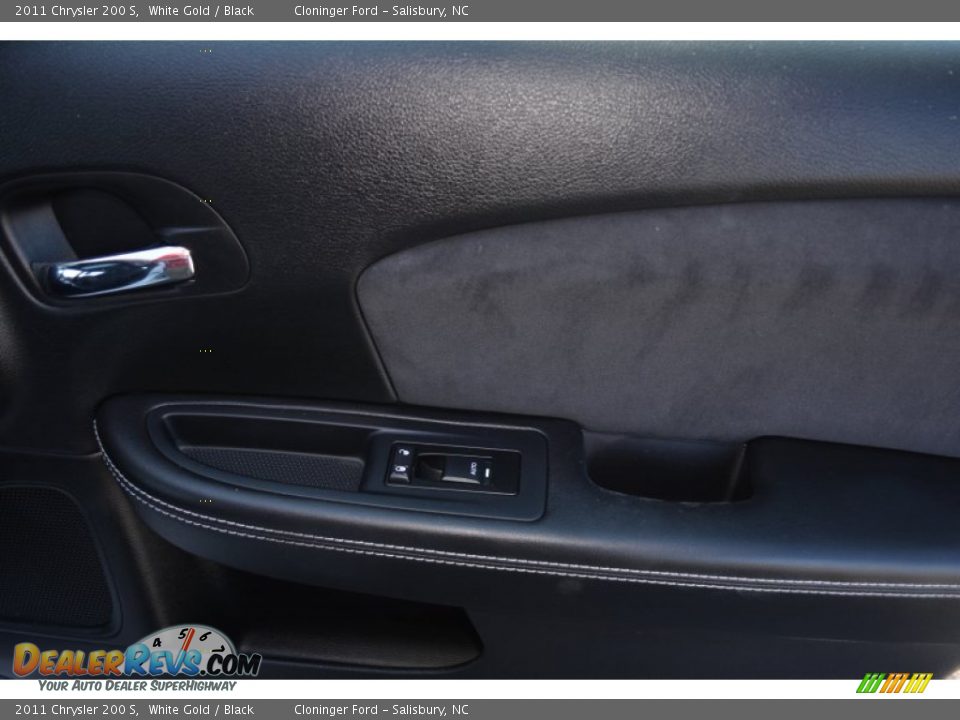 2011 Chrysler 200 S White Gold / Black Photo #14