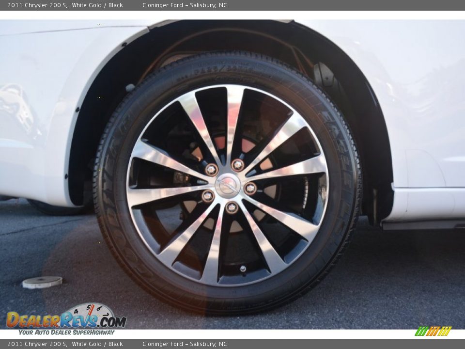 2011 Chrysler 200 S White Gold / Black Photo #17