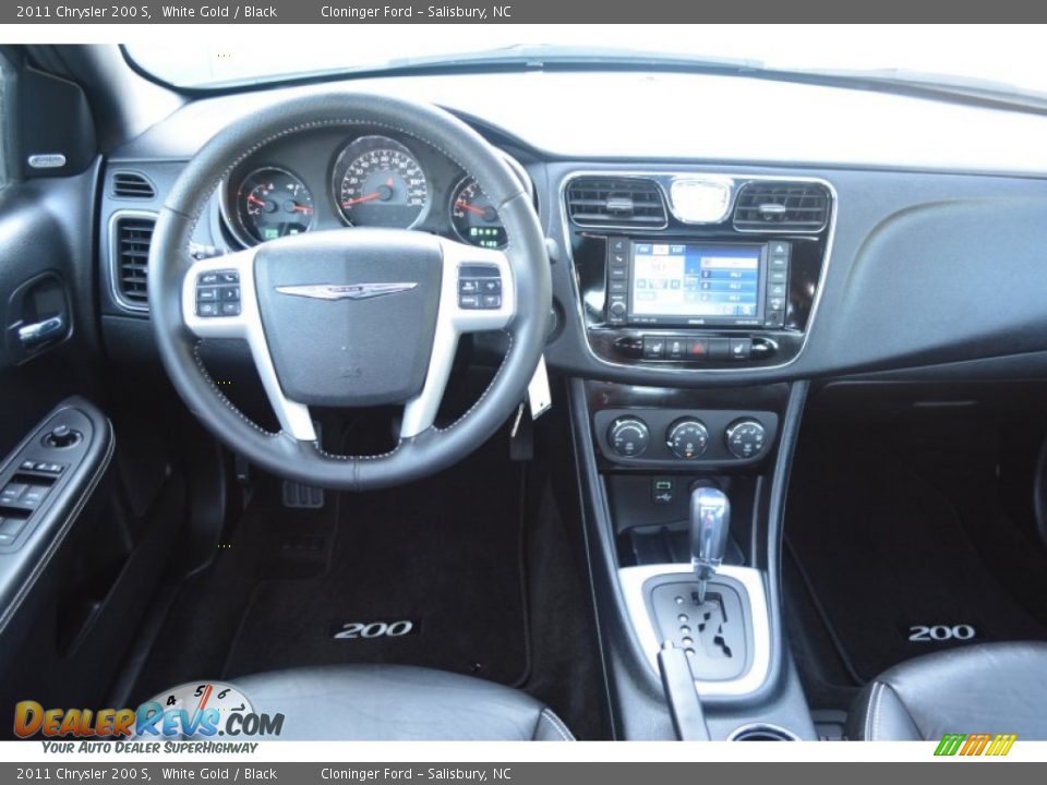 2011 Chrysler 200 S White Gold / Black Photo #18