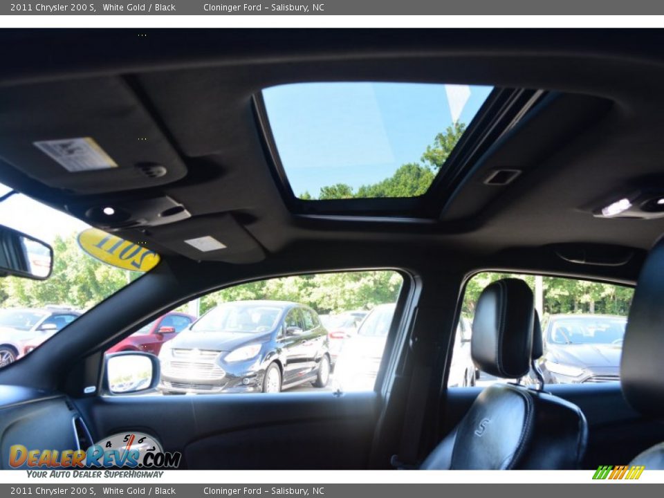 2011 Chrysler 200 S White Gold / Black Photo #19