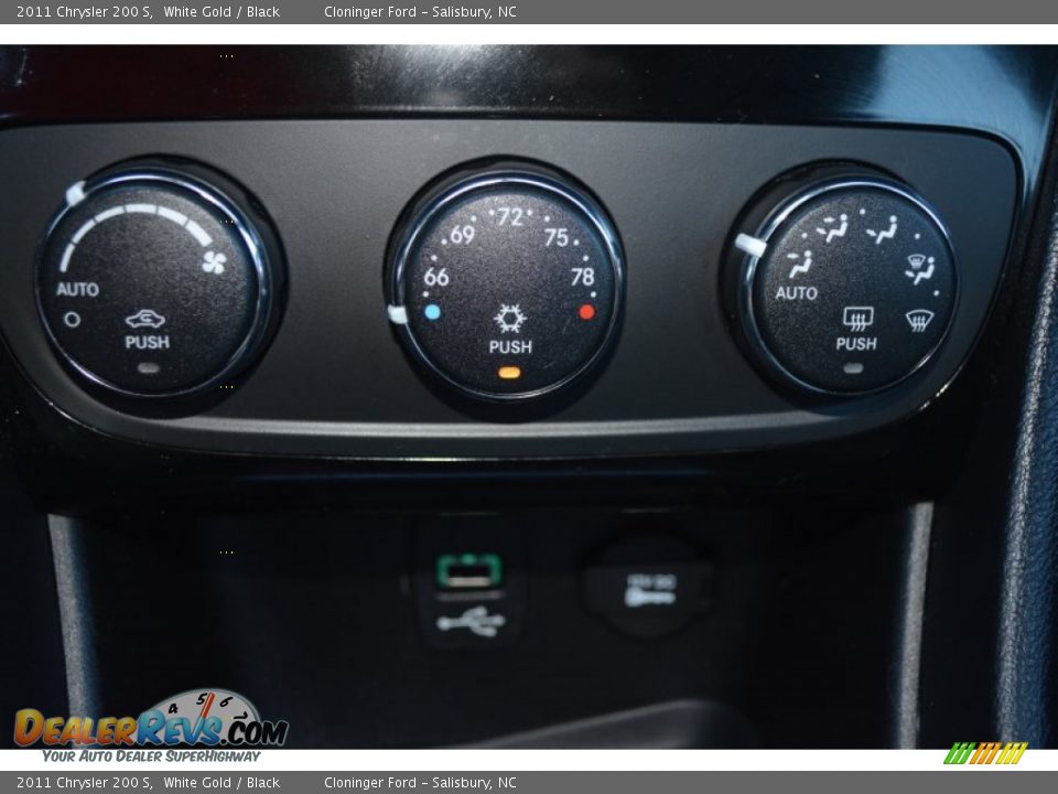 2011 Chrysler 200 S White Gold / Black Photo #23