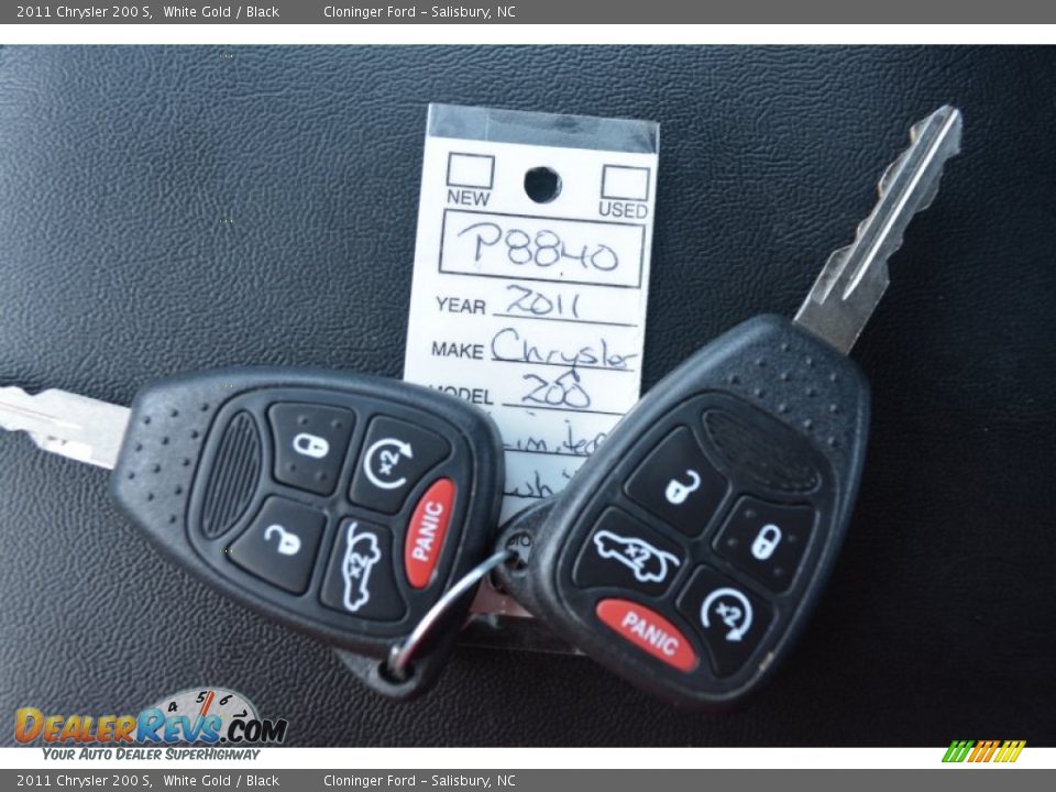 2011 Chrysler 200 S White Gold / Black Photo #31
