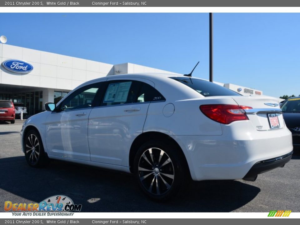 2011 Chrysler 200 S White Gold / Black Photo #32