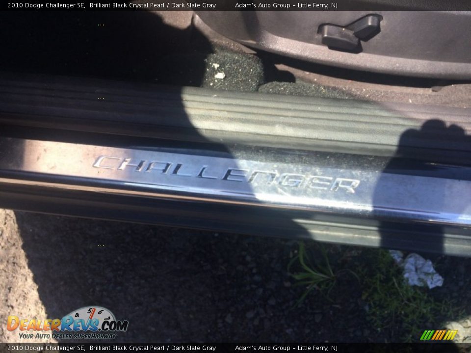 2010 Dodge Challenger SE Brilliant Black Crystal Pearl / Dark Slate Gray Photo #7
