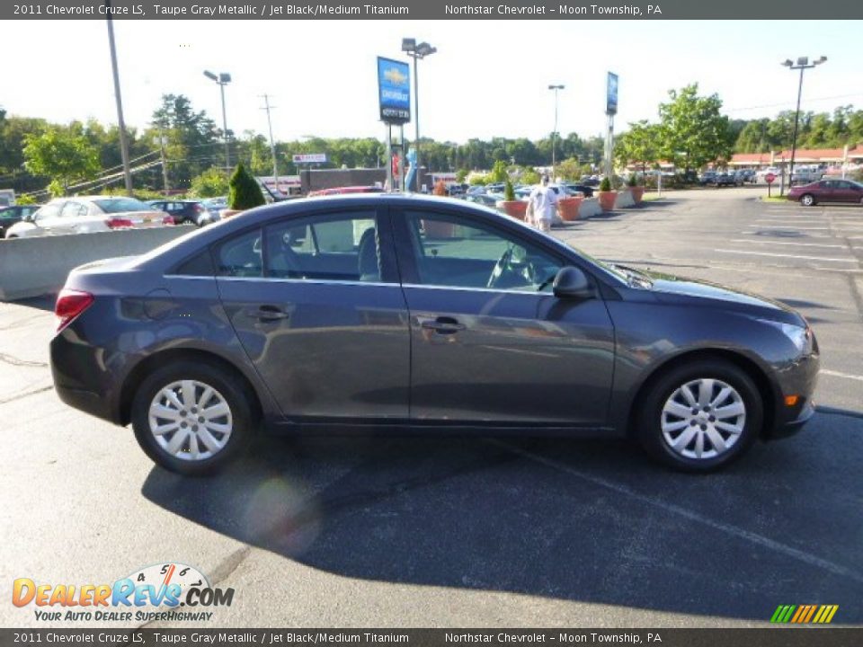 2011 Chevrolet Cruze LS Taupe Gray Metallic / Jet Black/Medium Titanium Photo #6