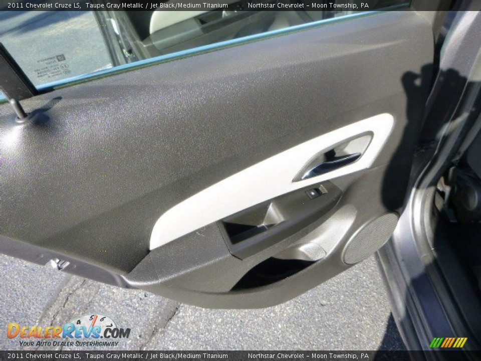 2011 Chevrolet Cruze LS Taupe Gray Metallic / Jet Black/Medium Titanium Photo #13