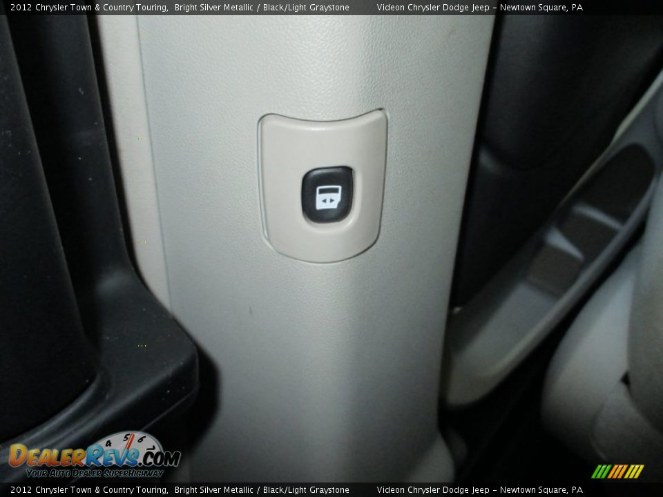 2012 Chrysler Town & Country Touring Bright Silver Metallic / Black/Light Graystone Photo #18