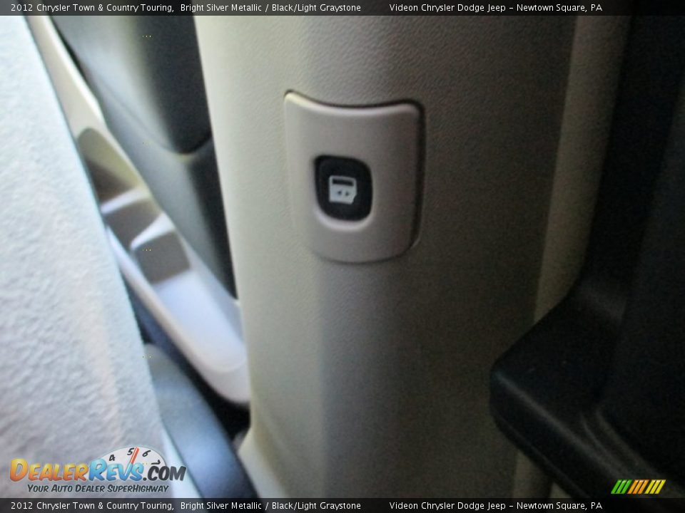 2012 Chrysler Town & Country Touring Bright Silver Metallic / Black/Light Graystone Photo #19