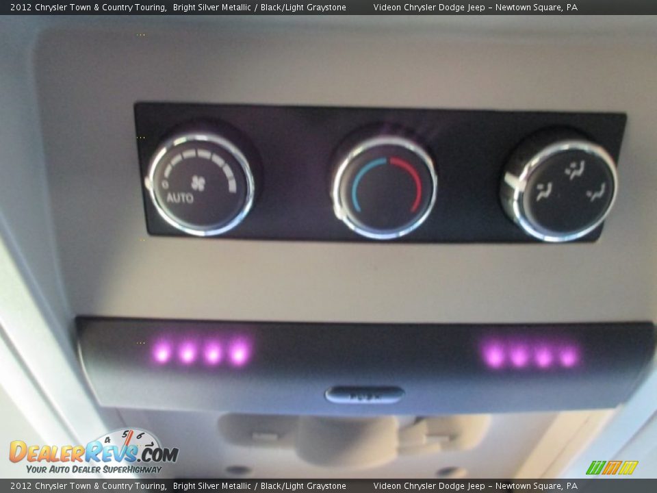 2012 Chrysler Town & Country Touring Bright Silver Metallic / Black/Light Graystone Photo #22