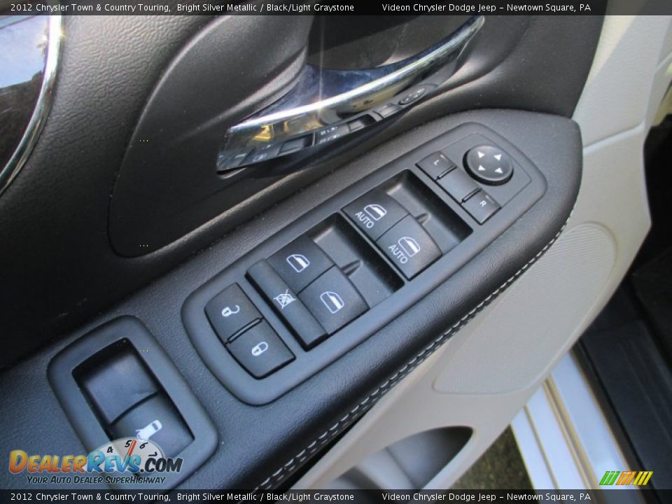 2012 Chrysler Town & Country Touring Bright Silver Metallic / Black/Light Graystone Photo #23