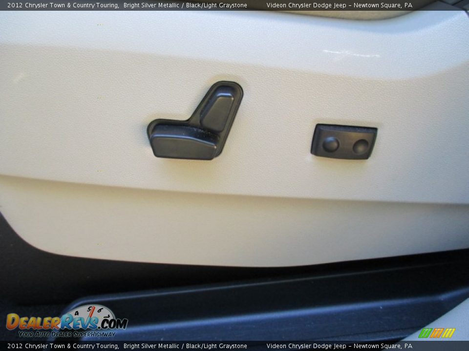 2012 Chrysler Town & Country Touring Bright Silver Metallic / Black/Light Graystone Photo #24