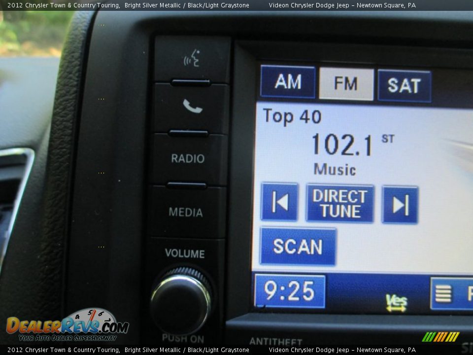 2012 Chrysler Town & Country Touring Bright Silver Metallic / Black/Light Graystone Photo #34