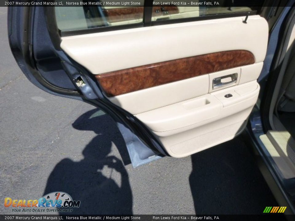 2007 Mercury Grand Marquis LS Norsea Blue Metallic / Medium Light Stone Photo #13