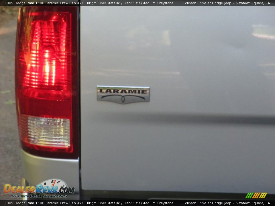 2009 Dodge Ram 1500 Laramie Crew Cab 4x4 Bright Silver Metallic / Dark Slate/Medium Graystone Photo #18