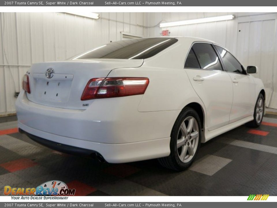 2007 Toyota Camry SE Super White / Dark Charcoal Photo #7