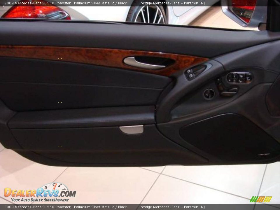 2009 Mercedes-Benz SL 550 Roadster Palladium Silver Metallic / Black Photo #7