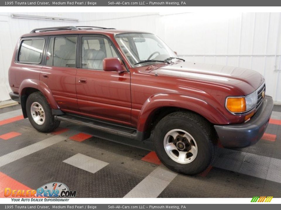Front 3/4 View of 1995 Toyota Land Cruiser  Photo #5