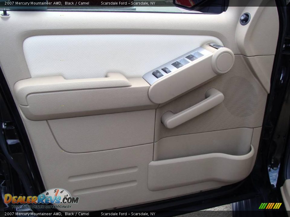 2007 Mercury Mountaineer AWD Black / Camel Photo #10