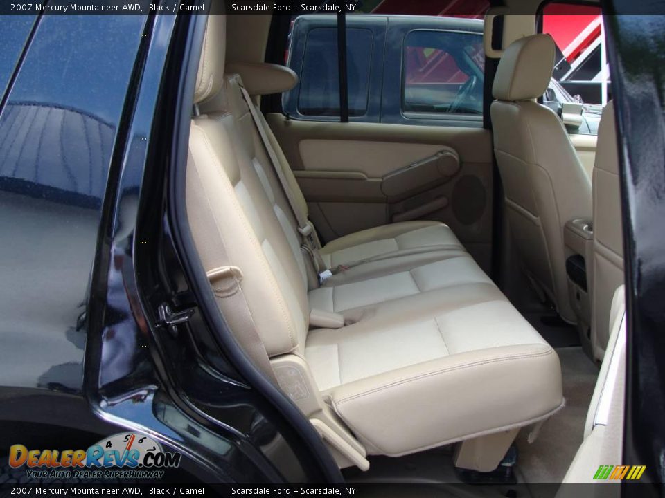 2007 Mercury Mountaineer AWD Black / Camel Photo #15