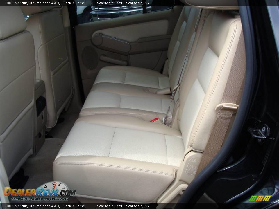 2007 Mercury Mountaineer AWD Black / Camel Photo #17