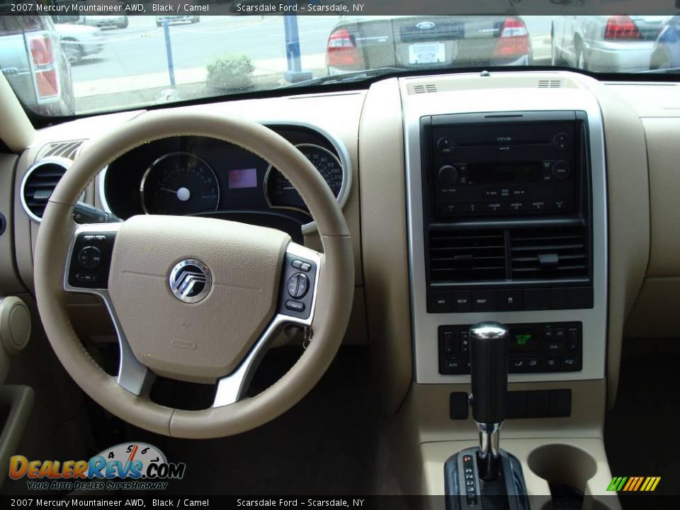 2007 Mercury Mountaineer AWD Black / Camel Photo #18