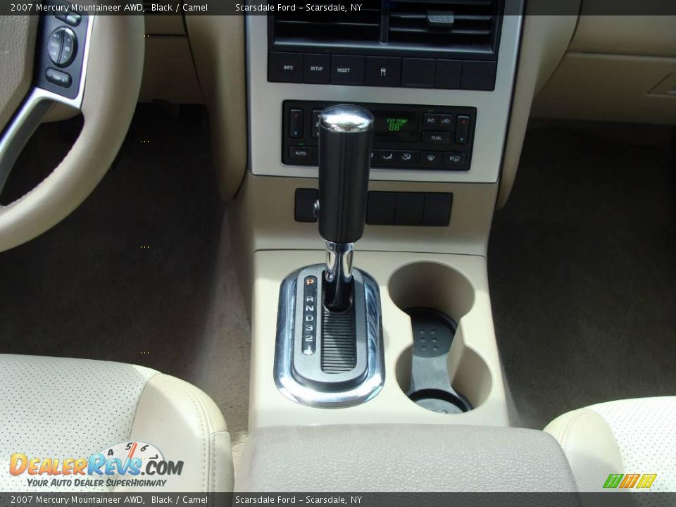 2007 Mercury Mountaineer AWD Black / Camel Photo #21