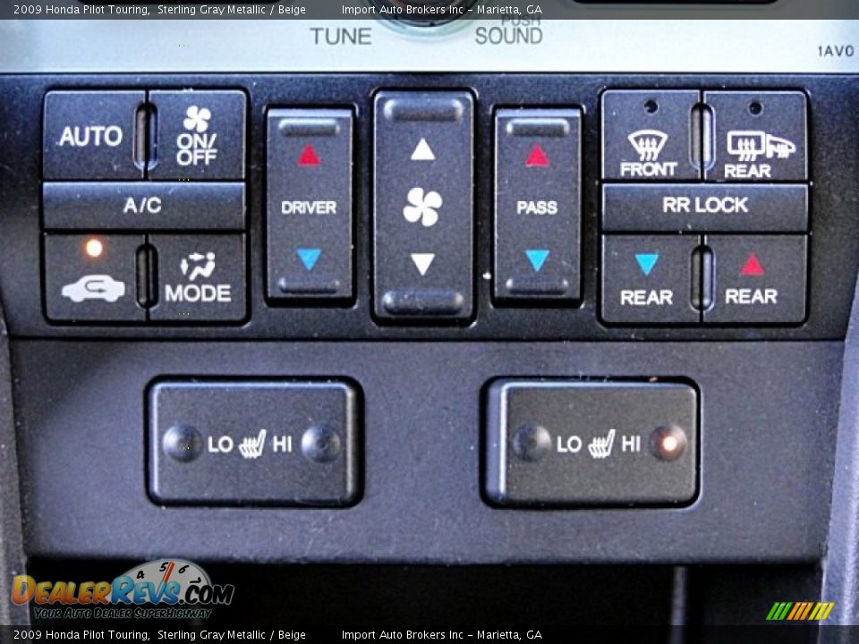 Controls of 2009 Honda Pilot Touring Photo #18