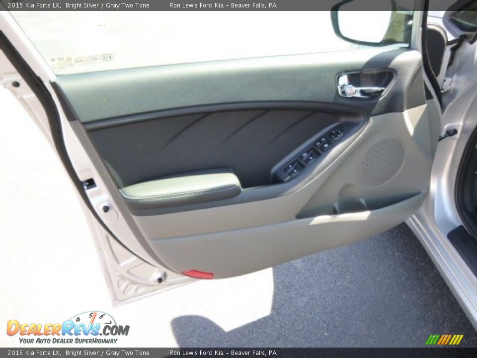 2015 Kia Forte LX Bright Silver / Gray Two Tone Photo #11