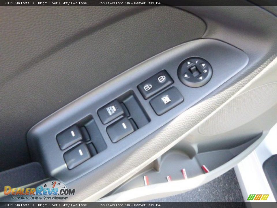 2015 Kia Forte LX Bright Silver / Gray Two Tone Photo #15