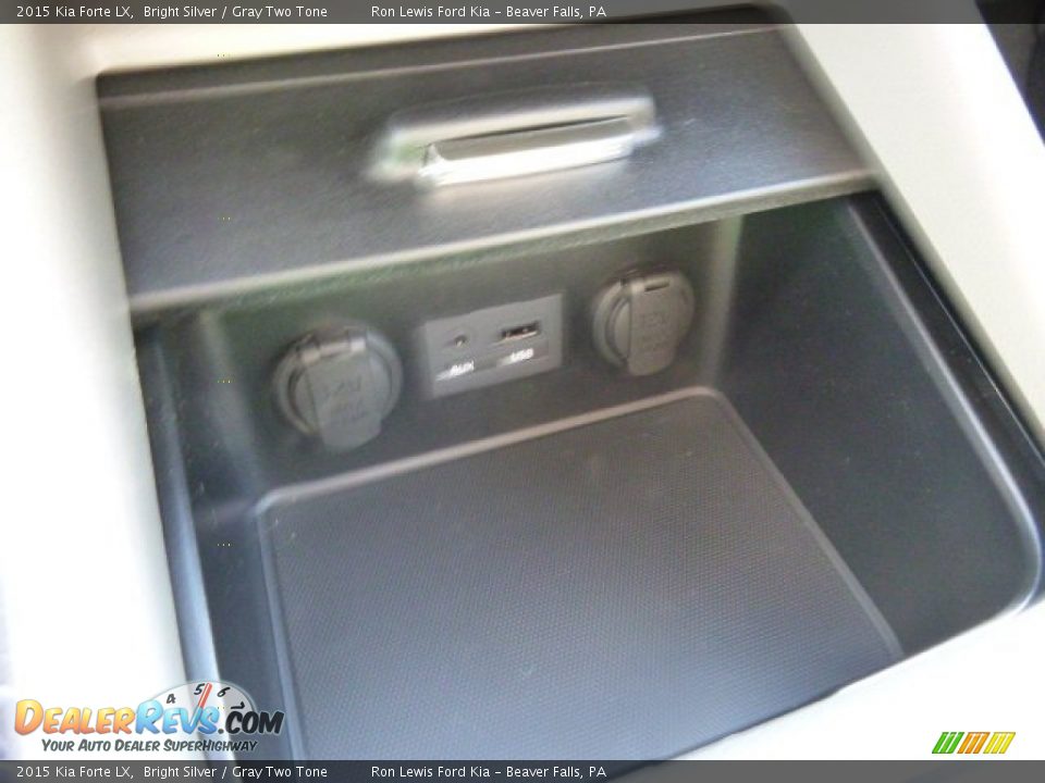 2015 Kia Forte LX Bright Silver / Gray Two Tone Photo #18