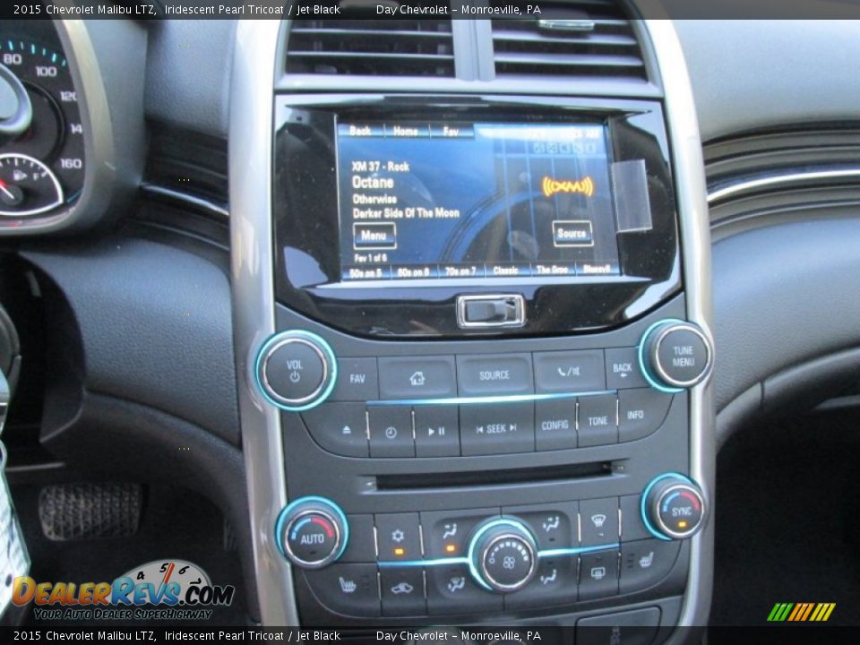 2015 Chevrolet Malibu LTZ Iridescent Pearl Tricoat / Jet Black Photo #16
