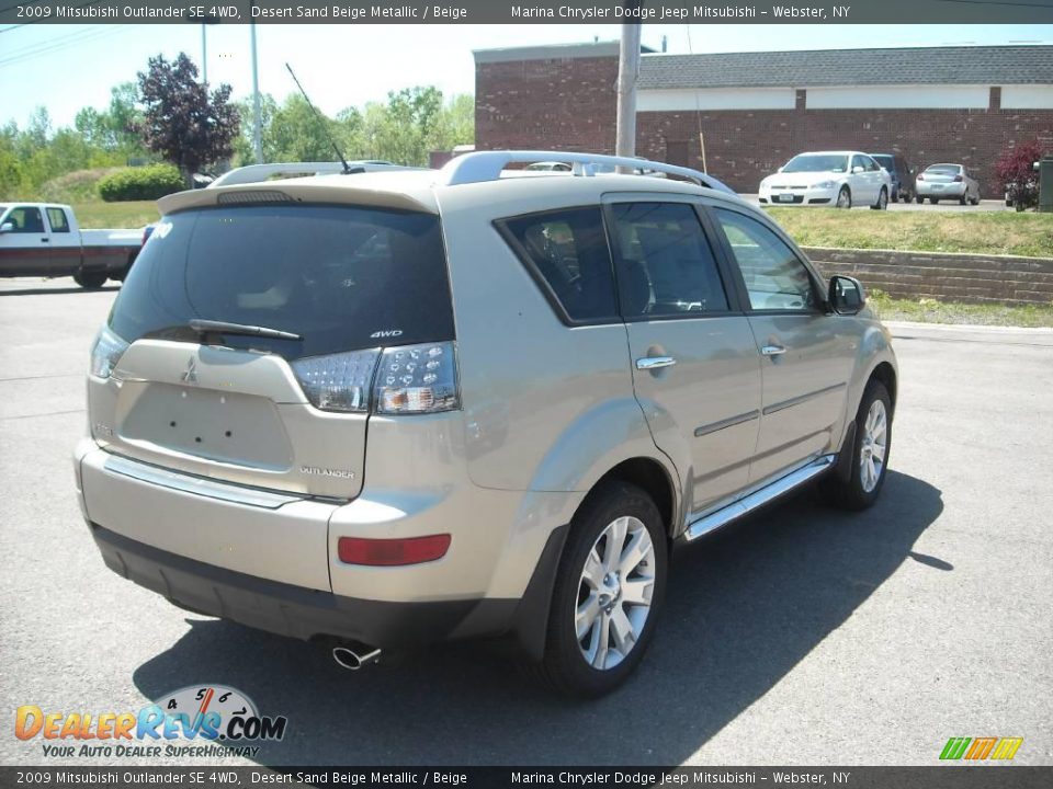 2009 Mitsubishi Outlander SE 4WD Desert Sand Beige Metallic / Beige Photo #10