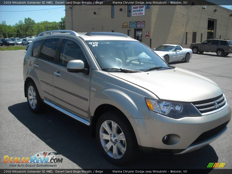 2009 Mitsubishi Outlander SE 4WD Desert Sand Beige Metallic / Beige Photo #12