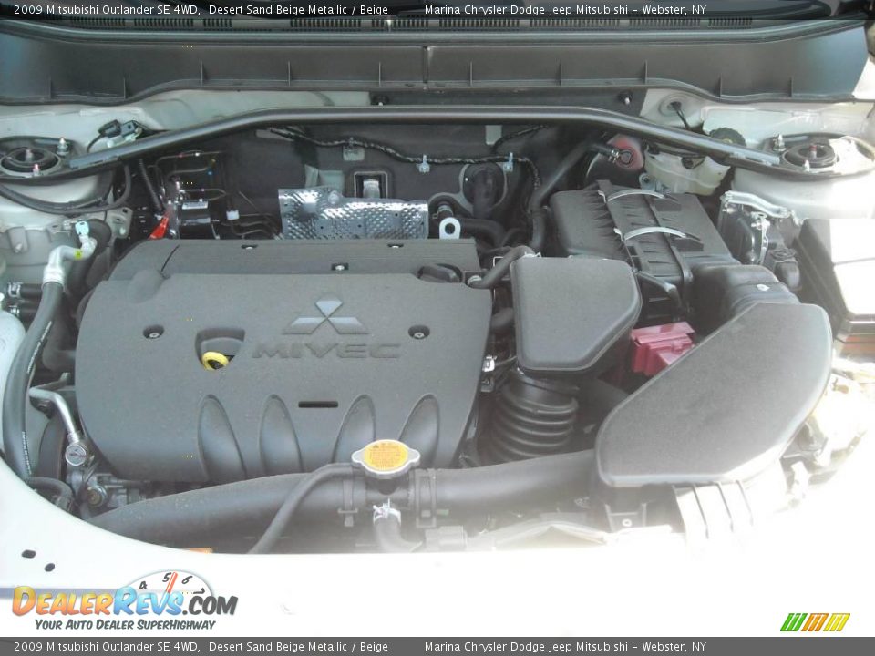 2009 Mitsubishi Outlander SE 4WD Desert Sand Beige Metallic / Beige Photo #14