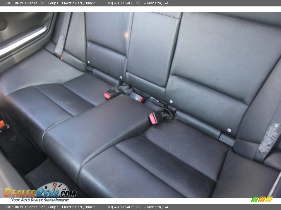 Rear Seat of 2005 BMW 3 Series 325i Coupe Photo #13