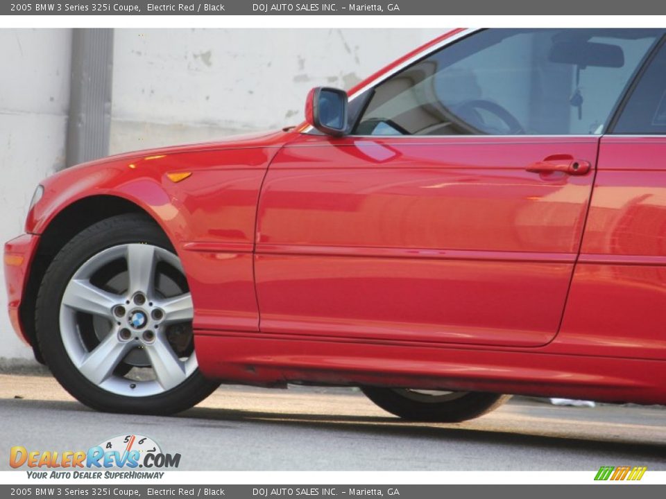 2005 BMW 3 Series 325i Coupe Electric Red / Black Photo #22